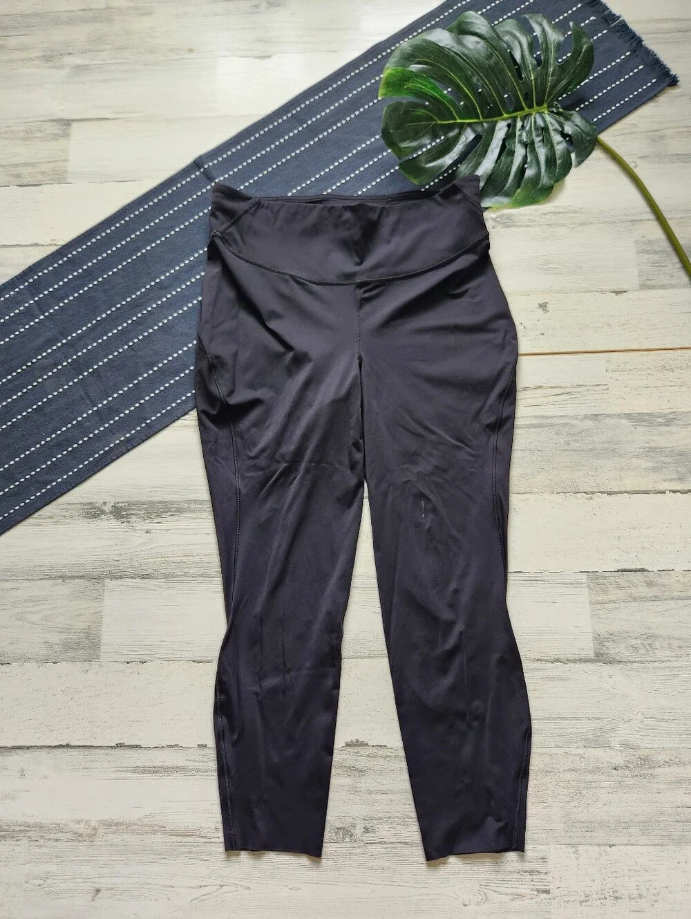 Lululemon Base Pase High Rise Tight Leggings Black 25